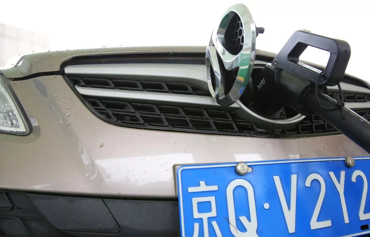 【最新】指标大减5万!明年北京小客车摇号不仅是拼"人品"了……|通告|暂行规定|中证内地新能源主题指数_新浪新闻