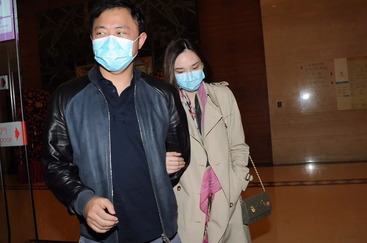 吴佩慈生三胎40亿入账，网友只关心结婚没？