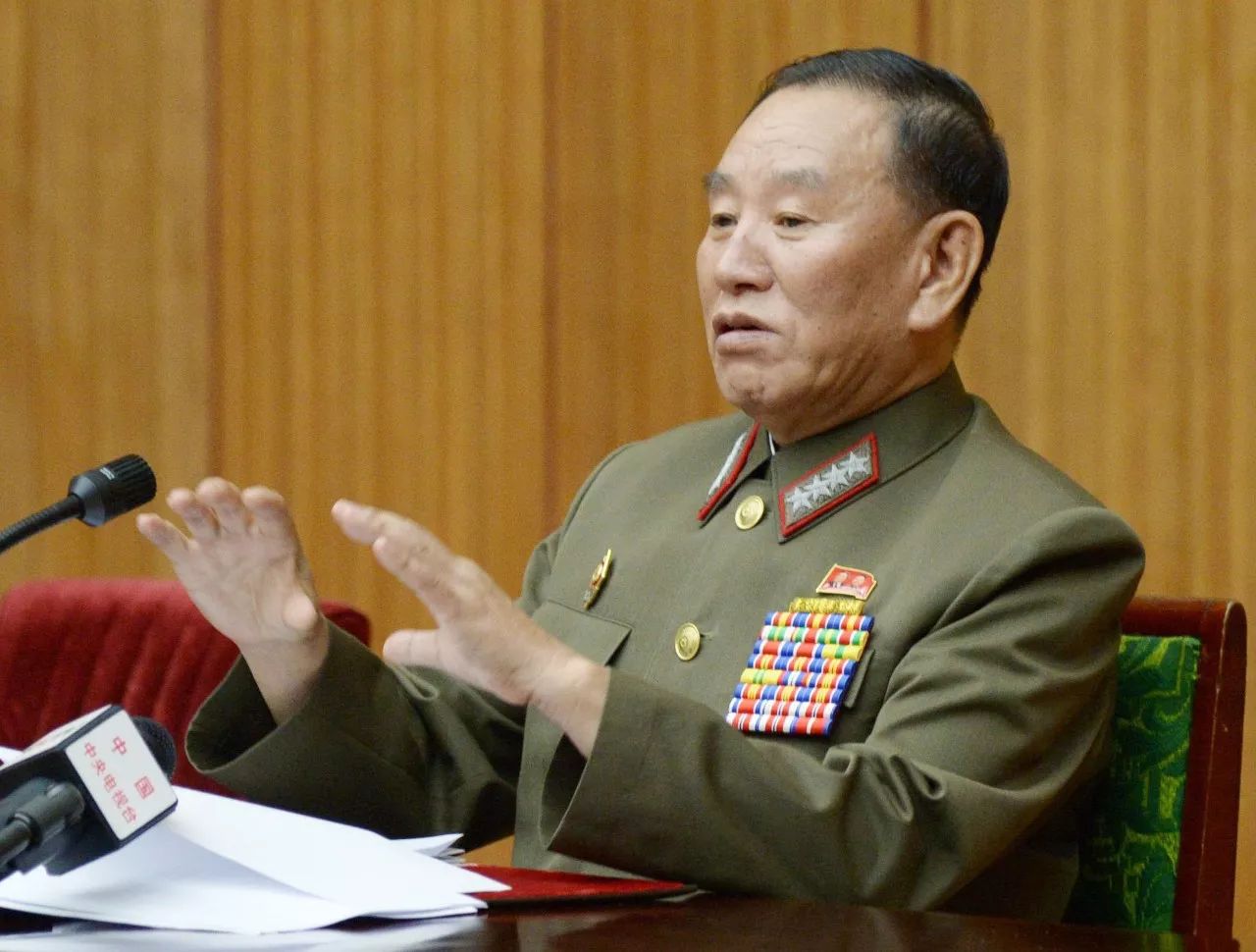 金與正,金正恩胞妹,朝鮮勞動黨中央委員會副部長、黨中央政治局候補委員。