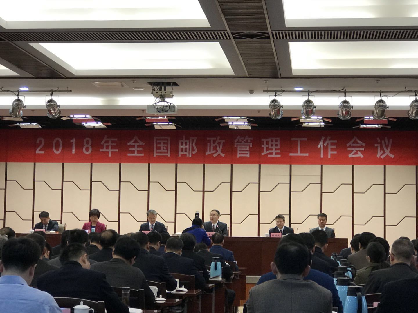 2017年我国快递突破400亿件 业务收入完成49