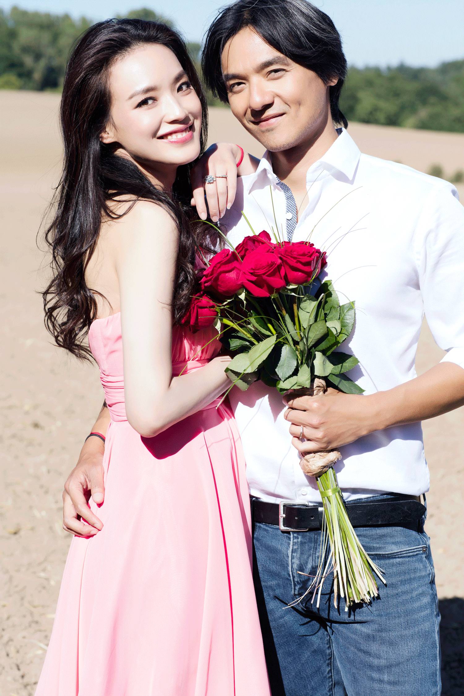 他们太节俭了:Rain花1万2娶金泰熙，舒淇婚纱是送的