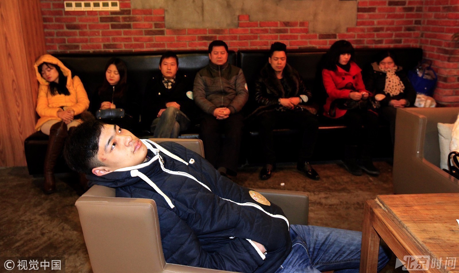 发呆大赛现各路“呆神” 比呆卖萌思考人生