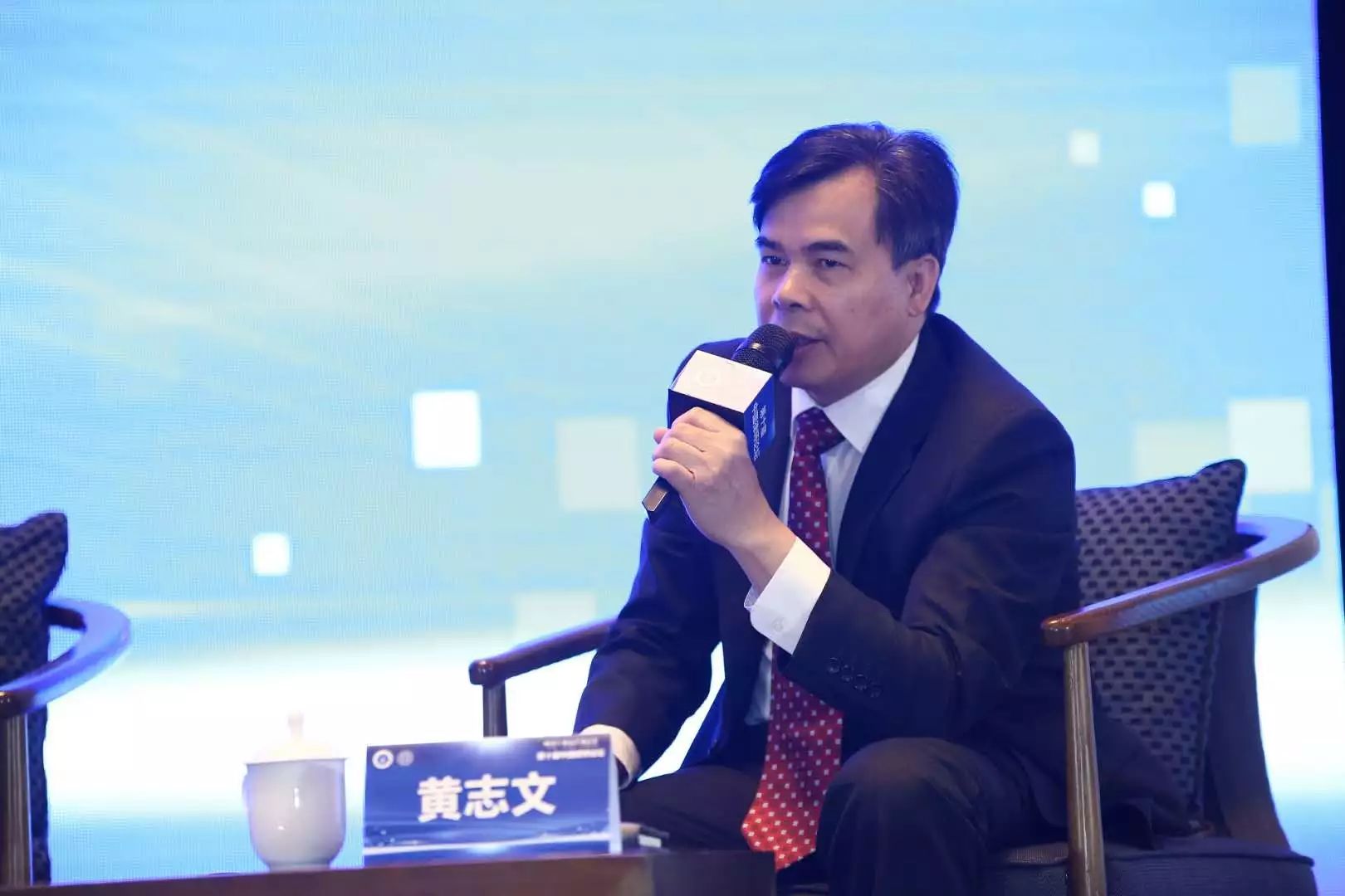 新时代,律师行业如何抓住新机遇?东中西部六位