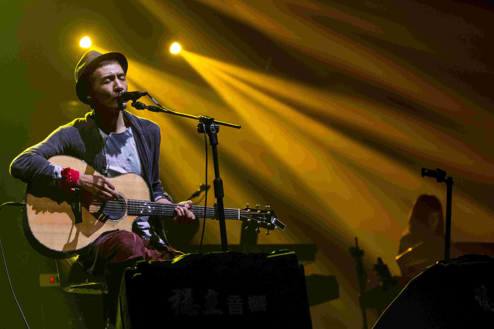 朴树唱《送别》现场失控大哭!谁不是一边不想