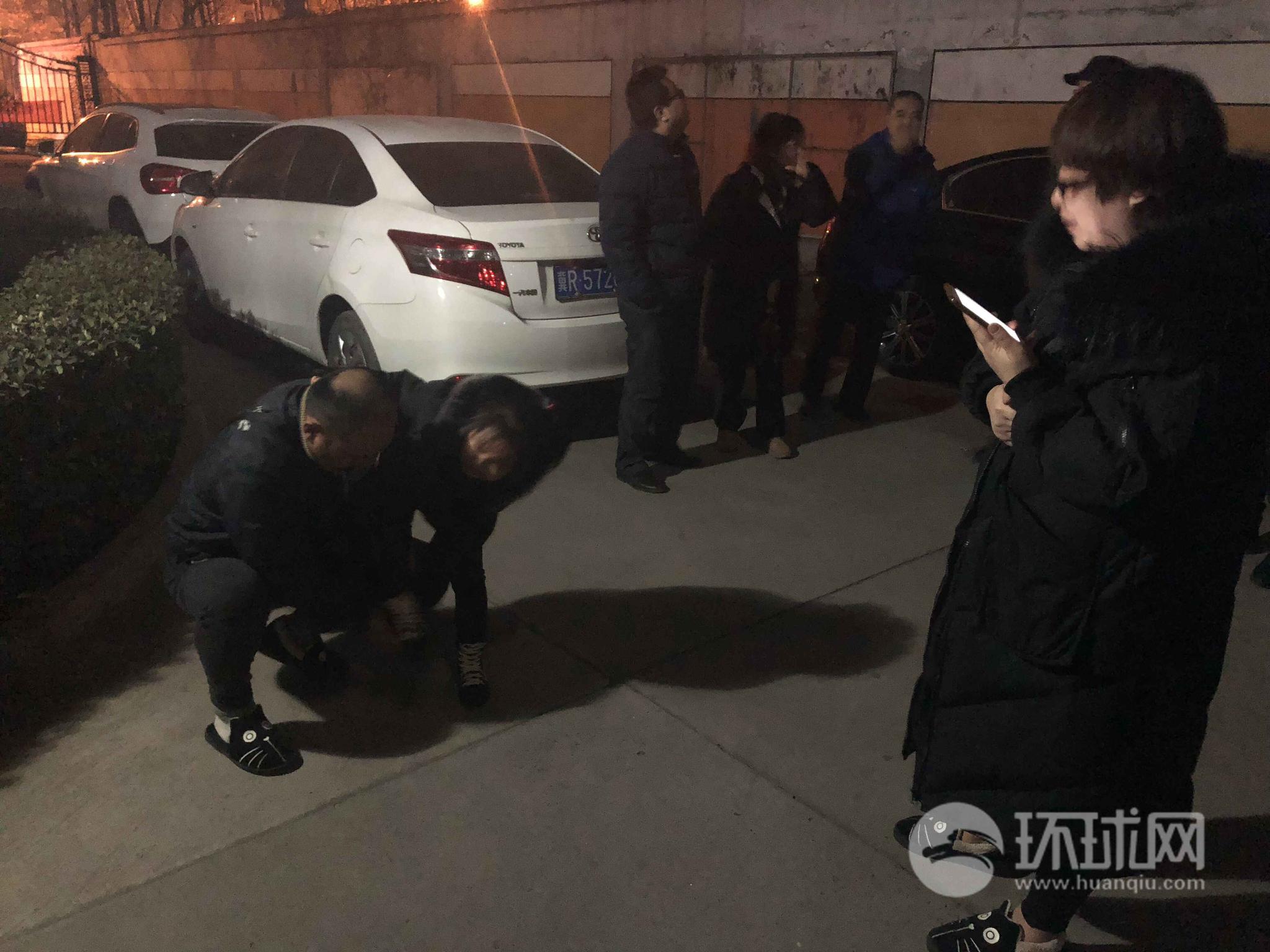 廊坊地震,人们奔下楼躲避,没事后上楼熬粥…