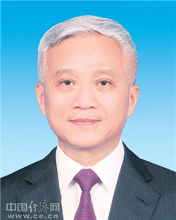 中国经济网:内蒙古自治区新任副主席杨伟东兼任公安厅长(图)