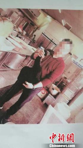 男子用熊掌招待客户 被拘捕 男子用熊掌招待客户 被拘捕