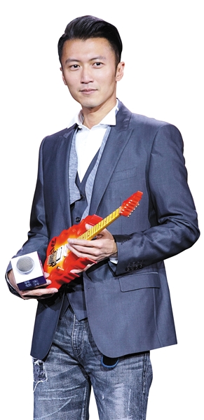 谢霆锋今年放下饭勺,拿起吉他|谢霆锋|霍汶希|吉