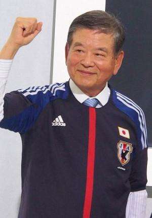 但真实情况是,想当年川渊三郎还未修成正果,在1960代作为日本国家队