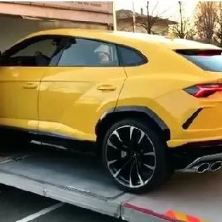 土豪买的全新兰博基尼SUV到货了！下手速度真快！