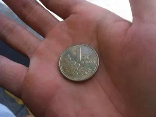 外卖小哥倒贴7趟跑腿费,请陌生视障阿伯吃午餐