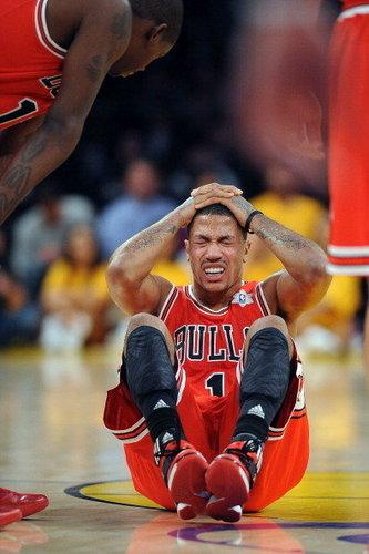 组图:nba球星那些受伤瞬间,痛苦表情让众人揪心不已