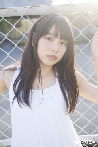 在人群里拥抱曲谱
