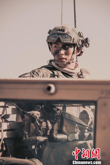 电影《红海行动》热映 主演黄景瑜感言和平可