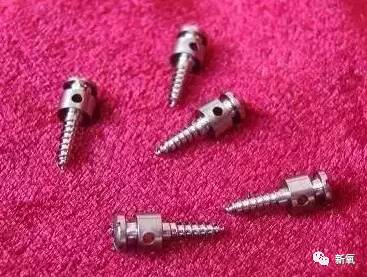 雯为了拯救她的露龈笑,竟然在嘴里打支抗钉?|刘