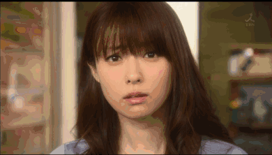 而且可以神奇地把少女感和熟女感合二为一.