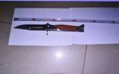 怀疑新婚妻子出轨,男子在床下安装窃听器,听到