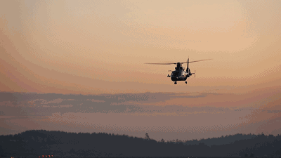 多型直升机跨昼夜飞行 看飞行员如何