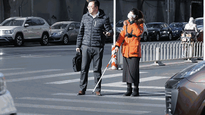 盲人过马路有多难这个实验扎心了