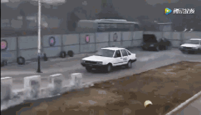 实打实的技术了 网友评论 性感的围了个博:驾校欠他一座秋名山…… 阿