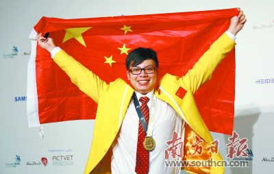 2017,自信开怀笑