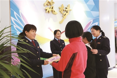 连云港市国税爱心妈妈义务助学十八载|留守儿