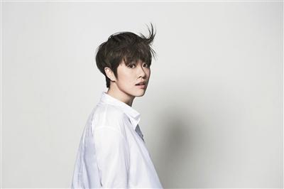 唱出治愈系《追光者》 岑宁儿也靠音乐自我治