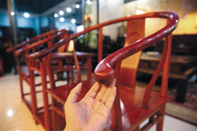 2018年，两项与红木相关的标准将实施，它们将影响红木行业未来发展方向。 新京报记者 王远征 摄