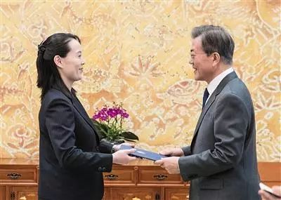 ▲2月10日,金与正向文在寅转交了金正恩的亲笔信。图片来自视觉中国