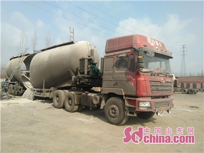 罐式半挂车改装扩容、缓刑期内伪造驾驶证上路