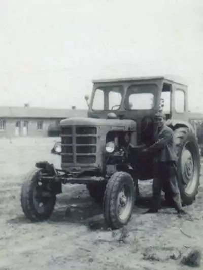 DvzE-fypsqiz3509701.jpg