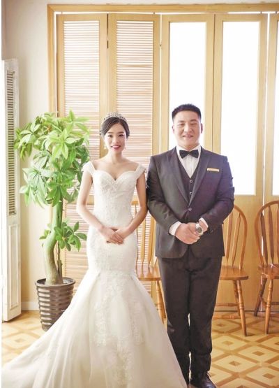 缘分天定！一对成都小夫妻，结婚5年了，刚发现18年前在青岛同过框…