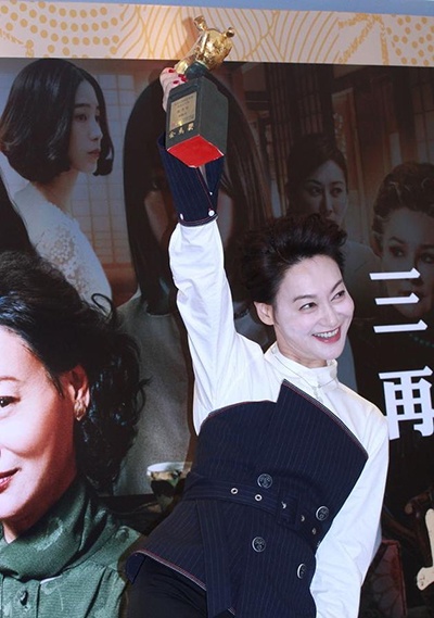 惠英红凭《血观音》获本届金马最佳女主角