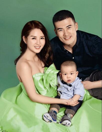 近期以来,何洁与赫子铭离婚一事闹得沸沸扬扬-何洁与赫子铭激烈争...图片 49701 409x528