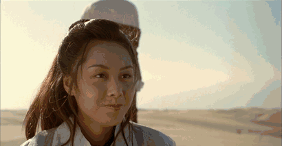 当至尊宝无意间拔出了紫青宝剑,紫霞就认定至尊宝是她的如意郎君.
