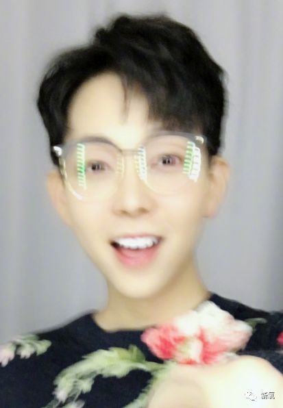那个长的有点像闰土的胡夏竟然整成了陈伟霆?