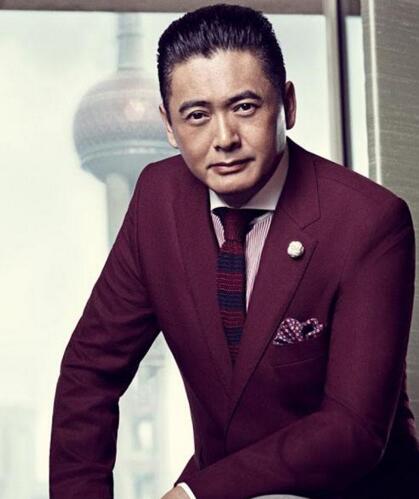 他们出道前曾被人瞧不起,周润摸豪车被打耳光