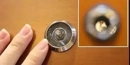 酒店住一晚吓坏偷拍摄像头竟然能伪装成外出时这些一定要注意