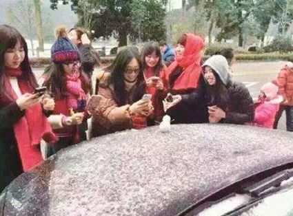 各地雪景屠版微博，刷爆朋友圈!深圳人:全国都在下雪，除了我家