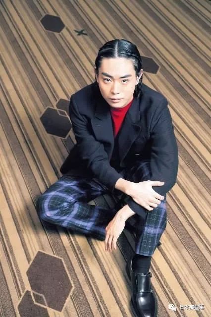 （官方这照片也是hhh。。。。。。）