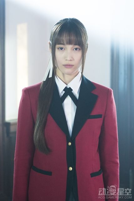 五十岚清华/饰演:中村百合香