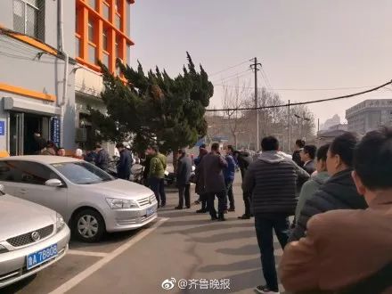 半夜排队,夺门而入!济南销分大军挤爆车管所大