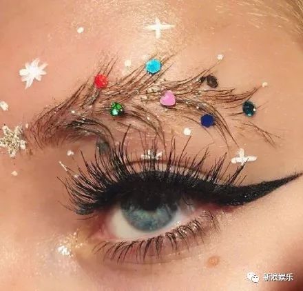 老实讲，这样的眉毛不足以构成惊吓吧?|眉毛|妆容|圣诞_新浪女性_新浪网