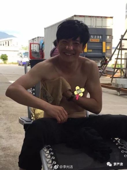 他，一己之力，得罪了所有圈内好友，论塑料友谊谁与争锋……