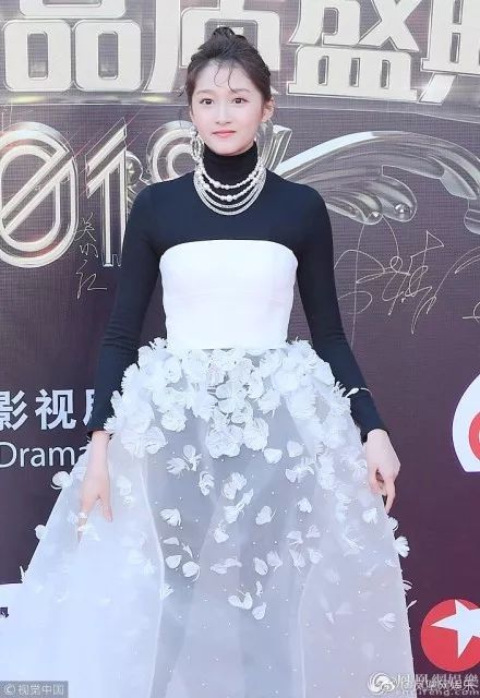 关晓彤和陈志朋,中国时尚圈的两座高峰啊!