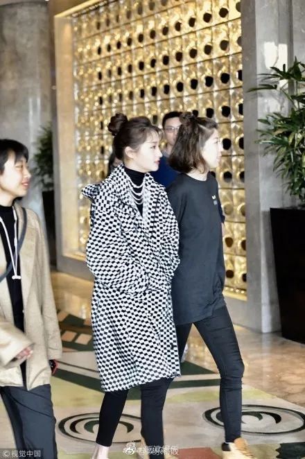 关晓彤和陈志朋,中国时尚圈的两座高峰啊!