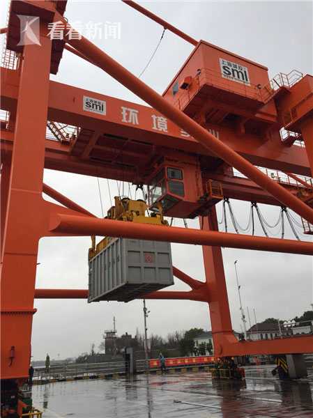 首艘液化天然气生活固废集装船投运 未来36艘