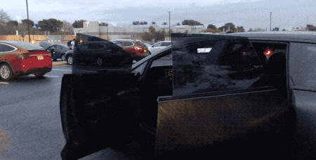 美国体验贾跃亭的ff91:雨夜冒死玩漂移,还打探了几个最敏感问题(附