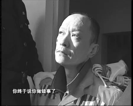 车窗外站着的全是我采访过的死刑犯