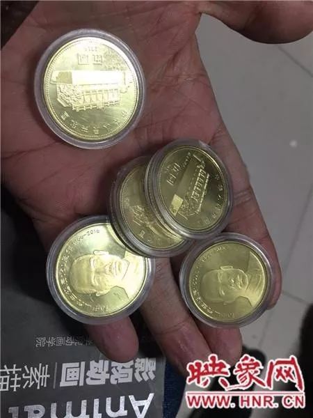 学生被逼买的部分器械。